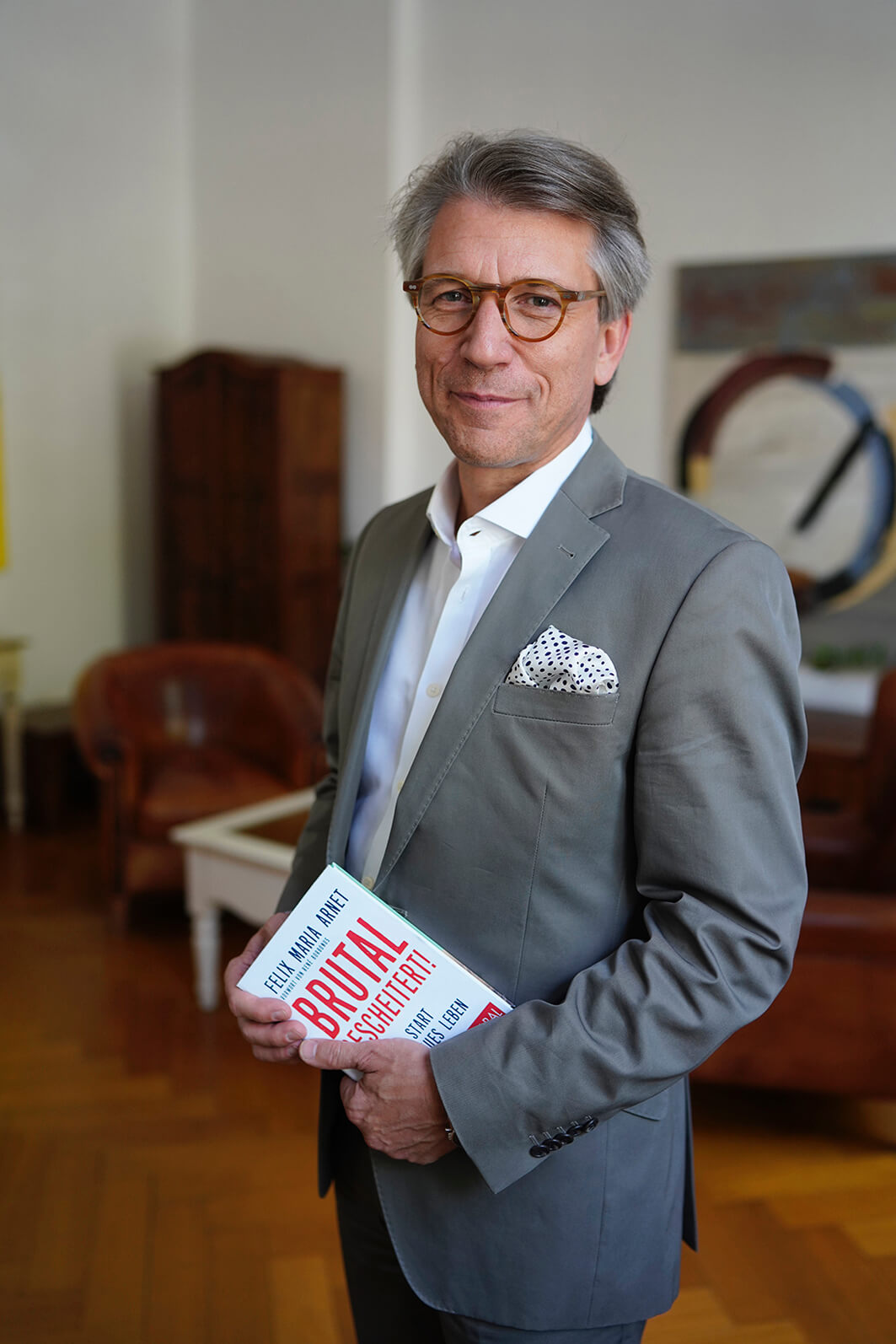 Felix Maria Arnet mit seinem Buch „Brutal gescheitert“, Echtheit und Authentizität, Vertrauen, individuelles Coaching, Persönliches Wachstum, Leadership